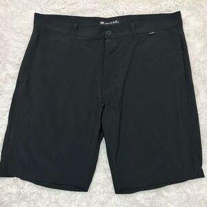Travis Mathew Golf Shorts Men's 36 Black Stretch 10”
